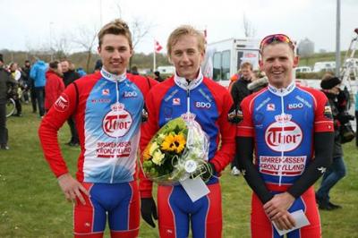 Total triumf i B-klassen i Hobros Løb. Vinder Kasper Würtz Schmidt, nr. 2 Sebastian Carlsbæk og nr. 3 Rasmus Hvarre, alle 3 ryttere er med i RC1910 Elite truppen.